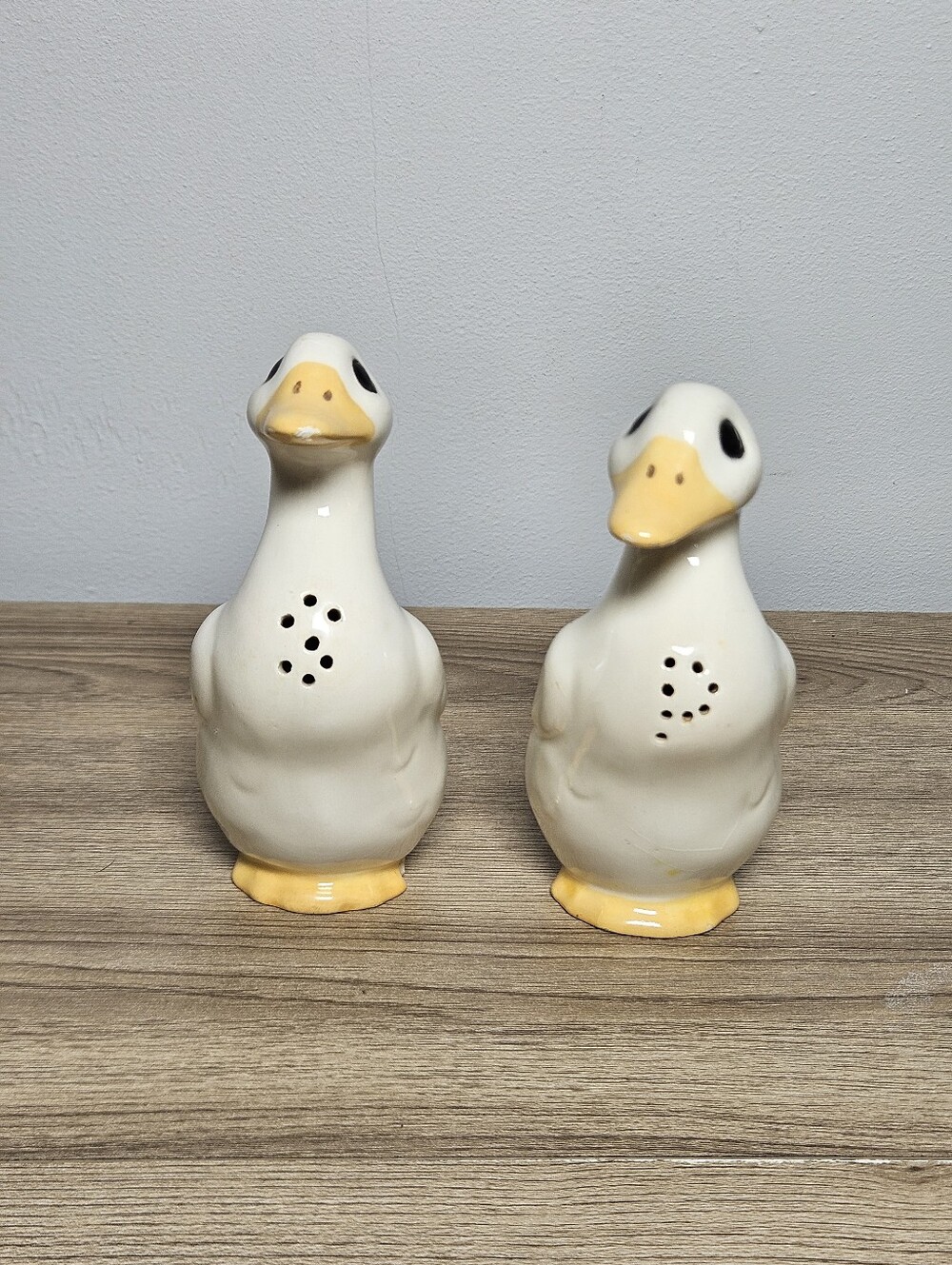 Vintage Taiwan Ceramic Duck Salt & Pepper Shakers Pair Yellow Beaks Japan Style